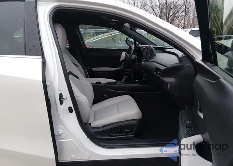 2025 Lexus Ux 300H Premium z USA, uszkodzony, nr VIN JTHUCJDH2S2012722